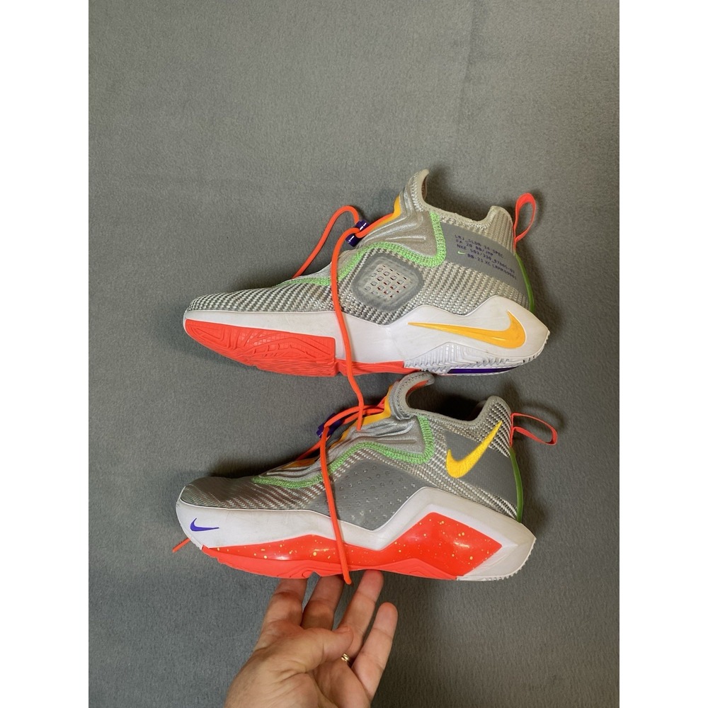 Nike LeBron Solder Hare 14 Men's Size 8 Basketball Shoes Sneakers